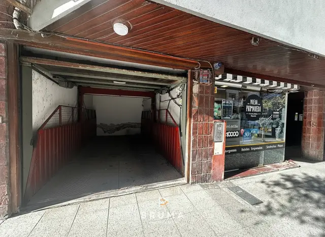 Cochera en venta en LA PERLA