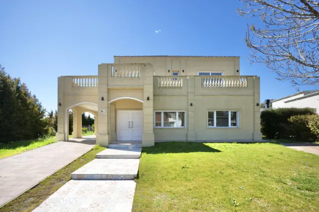 Casa de 5 ambientes en venta en Arenas del Sur
