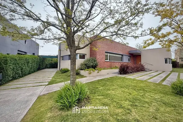Casa de 4 ambientes en alquiler en Arenas del Sur