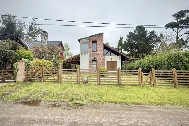 Casa de 3 ambientes en alquiler en BOSQUE PERALTA RAMOS