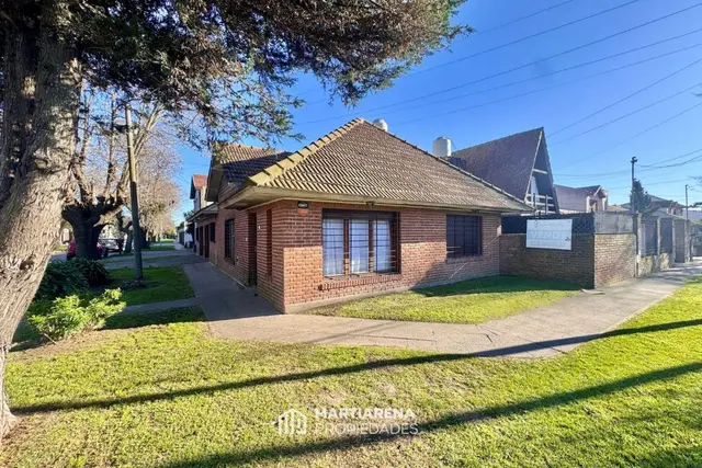 Casa de 5 ambientes en venta en PARQUE LURO