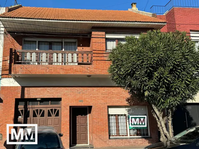 Casa de 4 ambientes en venta en FUNES Y SAN LORENZO