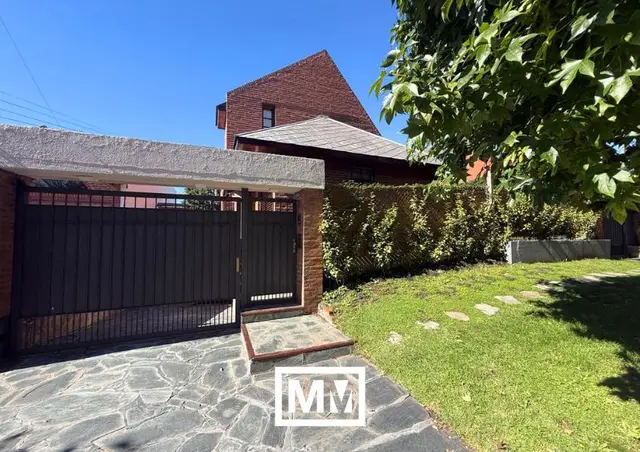 Casa de 4 ambientes en venta en PLAYA GRANDE