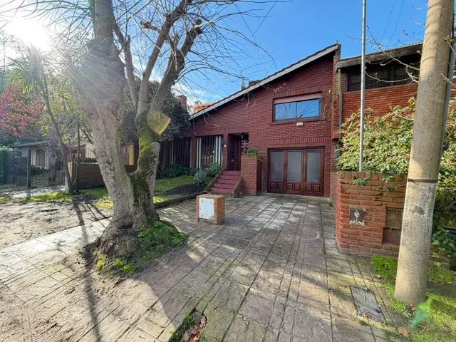 Casa de 4 ambientes en venta en LA FLORIDA