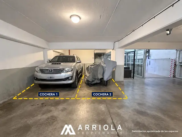 Cochera en venta en Área Centro