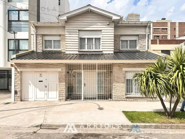 Casa de 4 ambientes en venta en PUNTA MOGOTES