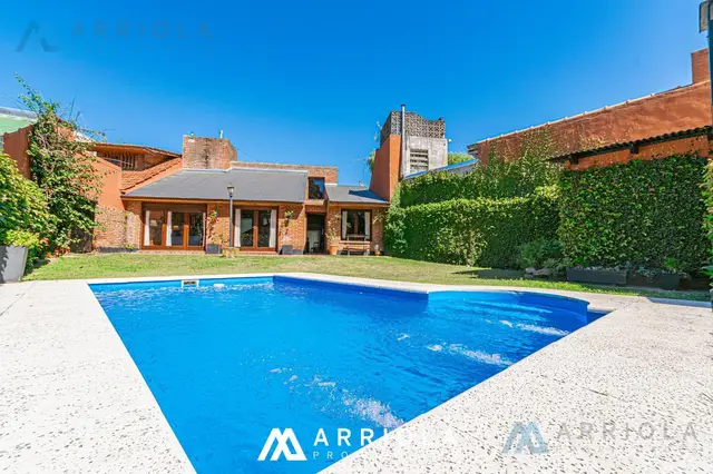 Casa de 4 ambientes en venta en LA FLORIDA