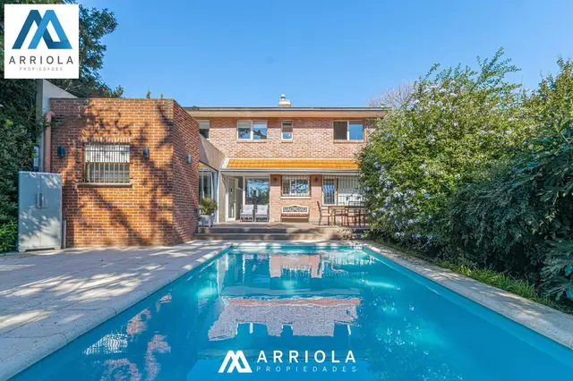 Casa de 4 ambientes en venta en DIVINO ROSTRO