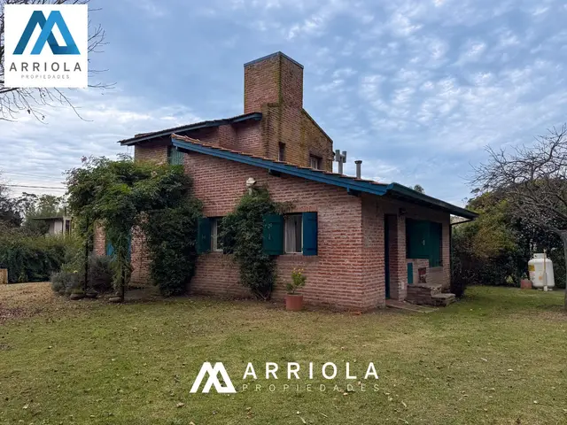 Casa de 3 ambientes en venta en LOS ACANTILADOS