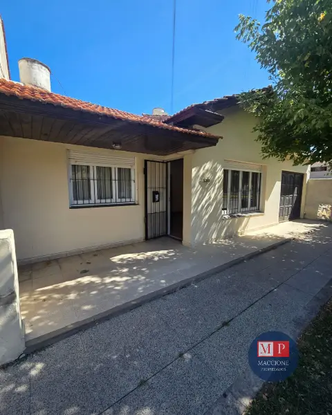 Casa de 3 ambientes en venta en VILLA PRIMERA