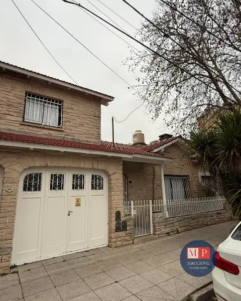 Casa de 4 ambientes en venta en NUEVA POMPEYA