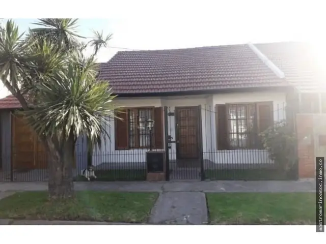 Casa de 3 ambientes en venta en VILLA LOURDES