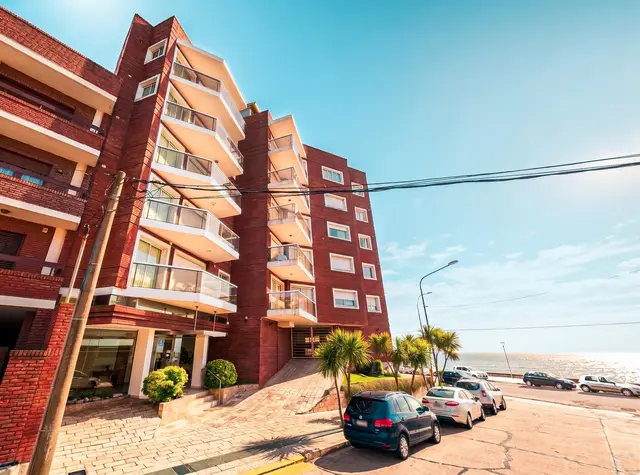 Departamento de 4 ambientes en alquiler en LA PERLA