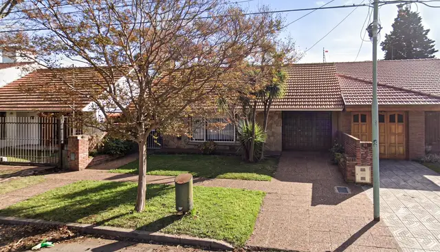 Casa de 5 ambientes en venta en PARQUE LURO