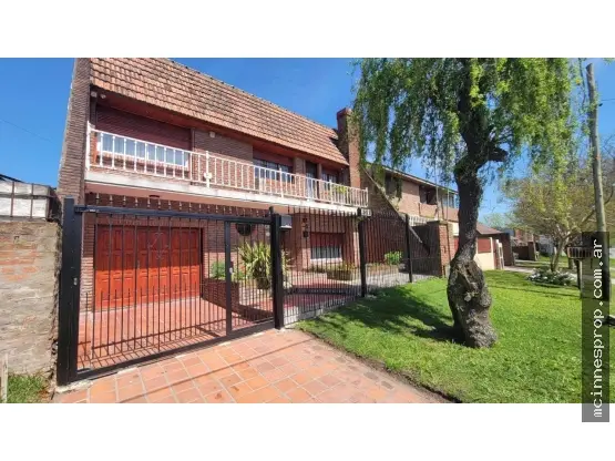 Casa de 3 ambientes en venta en LOPEZ DE GOMARA