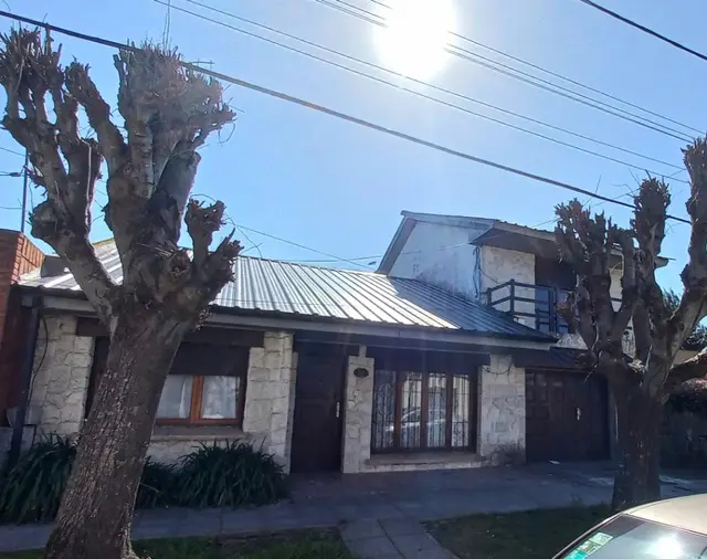 Casa de 5 ambientes en venta en VILLA PRIMERA