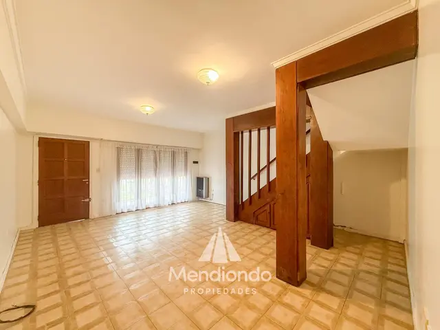 Casa de 5 ambientes en alquiler en PLAYA GRANDE