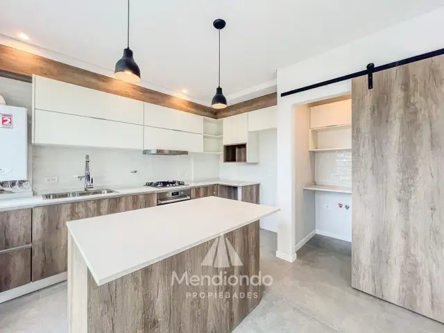 Departamento de 4 ambientes en venta en Güemes