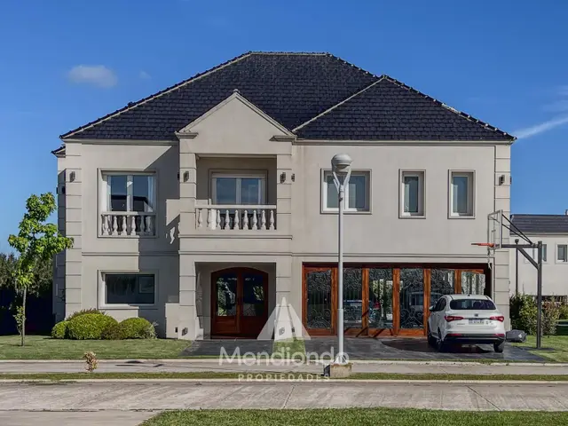 Casa de 5 ambientes en venta en GENERAL ROCA