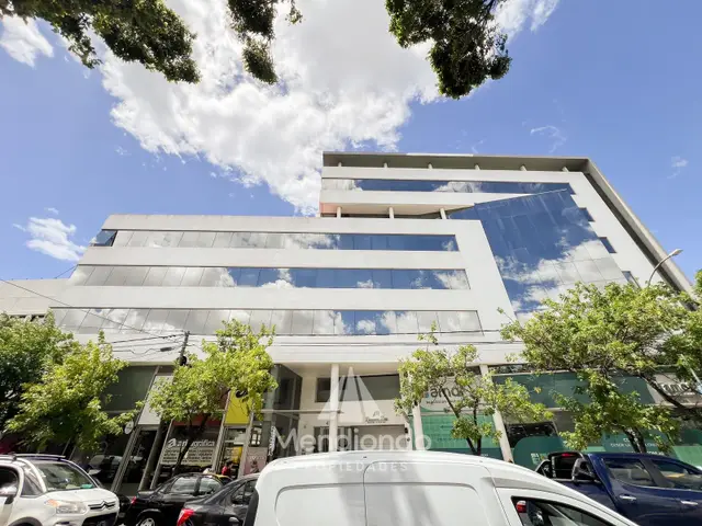 Local de 4 ambientes en alquiler en San José