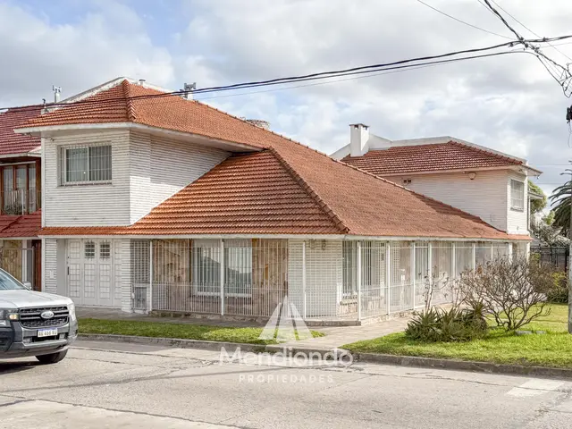 Casa de 5 ambientes en venta en PRIMERA JUNTA