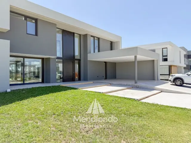 Casa de 5 ambientes en venta en GENERAL ROCA