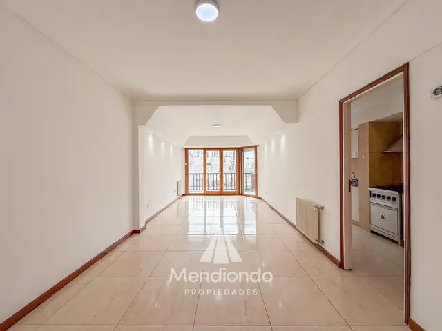 Departamento de 3 ambientes en venta en ESTACION TERMINAL (ALDREY)
