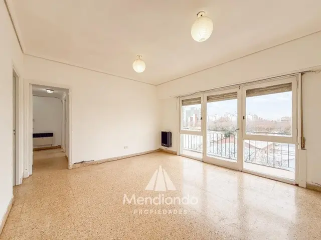 Departamento de 4 ambientes en venta en La Perla