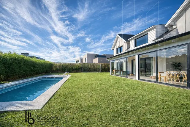 Casa de 5 ambientes en venta en BOSQUE PERALTA RAMOS