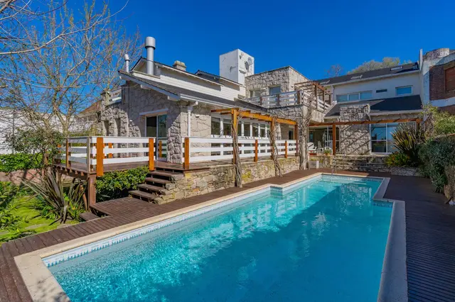 Casa de 5 ambientes en venta en DIVINO ROSTRO