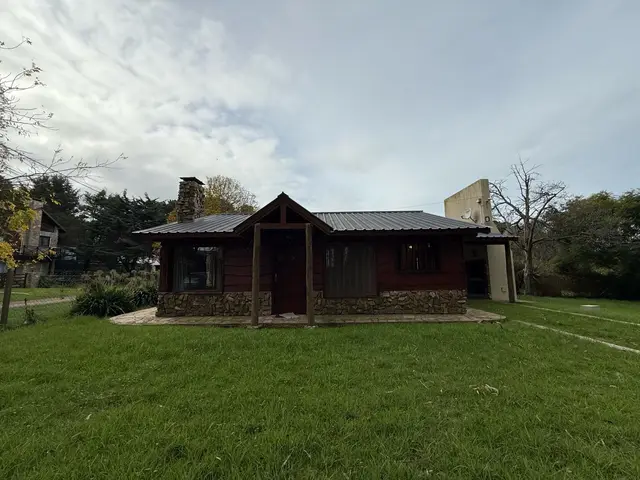 Casa de 3 ambientes en venta en LOS ACANTILADOS