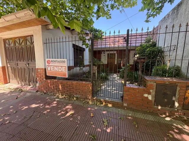 Casa de 2 ambientes en venta en VILLA PRIMERA