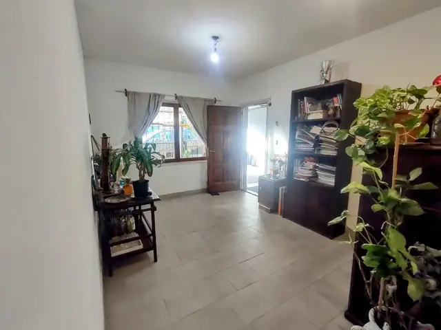 Casa de 5 ambientes en venta en VIRGEN DE LUJAN