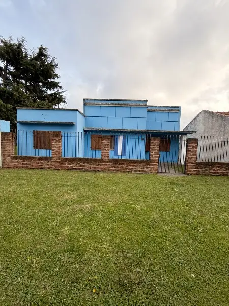 Casa de 4 ambientes en venta en Los Acantilados