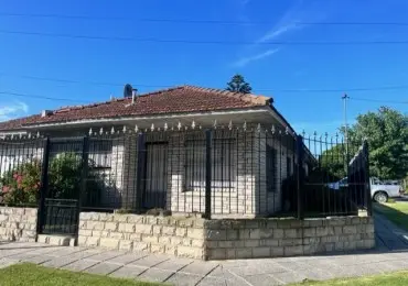 Casa de 3 ambientes en alquiler en Punta Mogotes