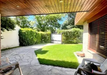 Casa de 4 ambientes en venta en Playa Grande