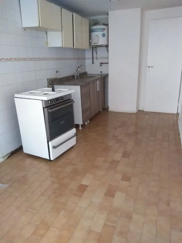 Departamento de 3 ambientes en venta en ESTACION TERMINAL (ALDREY)