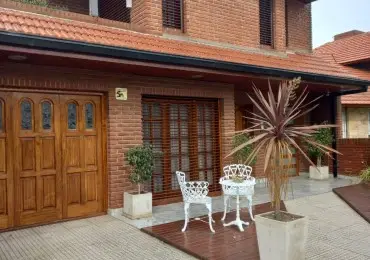 Casa de 5 ambientes en venta en COLINAS DE PERALTA RAMOS