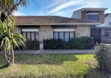 Casa de 6 ambientes en venta en Parque Luro