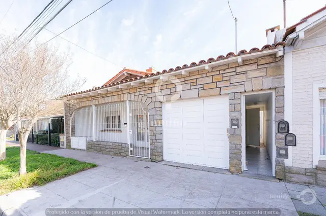 Casa de 4 ambientes en venta en PRIMERA JUNTA
