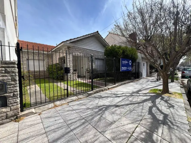 Casa de 6 ambientes en alquiler en LOS TRONCOS
