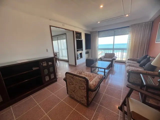Departamento de 3 ambientes en alquiler en Playa Grande