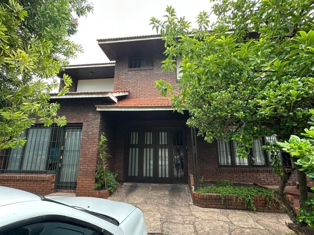 Casa de 3 ambientes en venta en PRIMERA JUNTA
