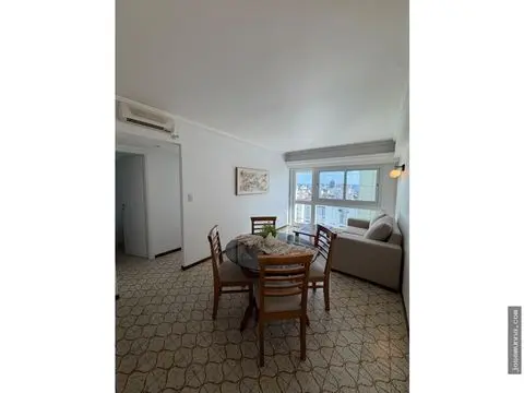 Departamento de 2 ambientes en venta en Área Centro
