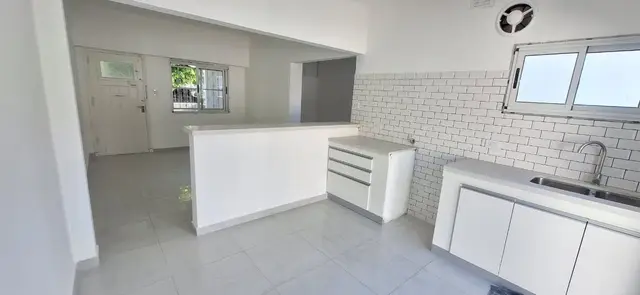 Casa de 3 ambientes en venta en PARQUE LURO