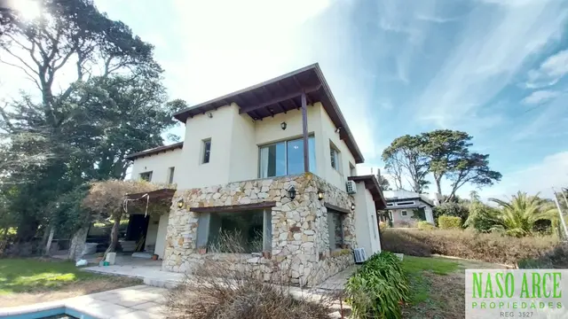 Casa de 6 ambientes en venta en SIERRA DE LOS PADRES
