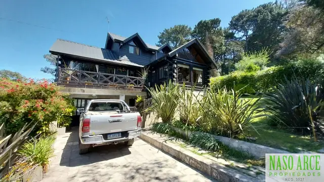 Casa de 7 ambientes en venta en SIERRA DE LOS PADRES