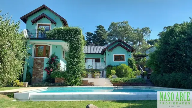 Casa de 5 ambientes en venta en SIERRA DE LOS PADRES