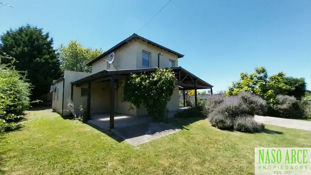 Casa de 7 ambientes en venta en LA GLORIA DE LA PEREGRINA