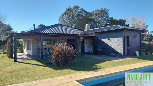Casa de 3 ambientes en venta en LA GLORIA DE LA PEREGRINA